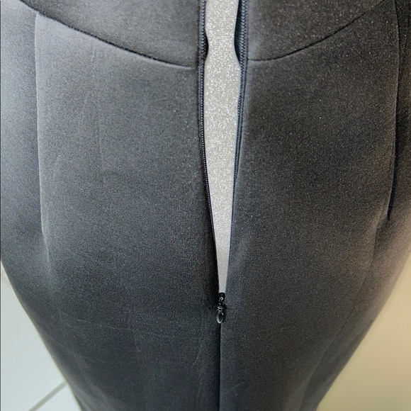 Nikki Lund Elegant Black One-Shoulder Dress - Picture 11 of 16